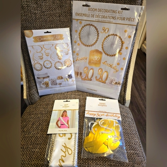 Party City Other - NEW 30TH BIRTHDAY PARTY DECORATIONS